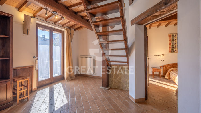 Image No.22-4 Bed Country House for sale