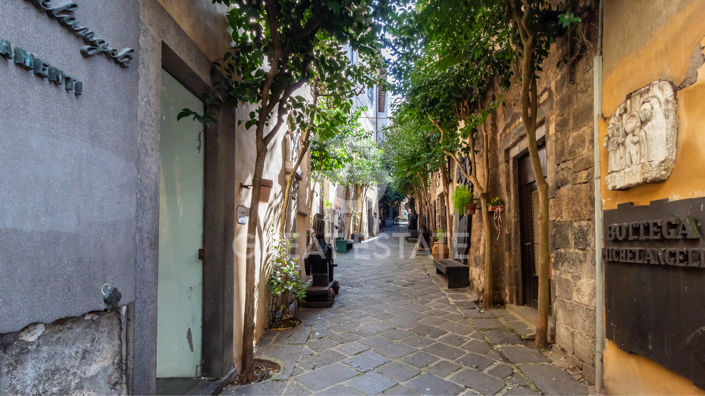 Image No.17-2 Bed Property for sale