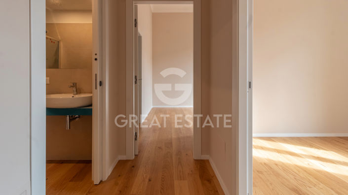 Image No.8-2 Bed Property for sale