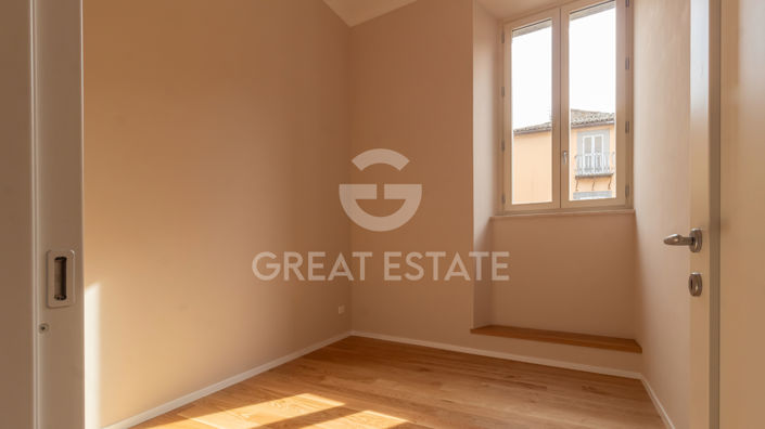 Image No.9-2 Bed Property for sale