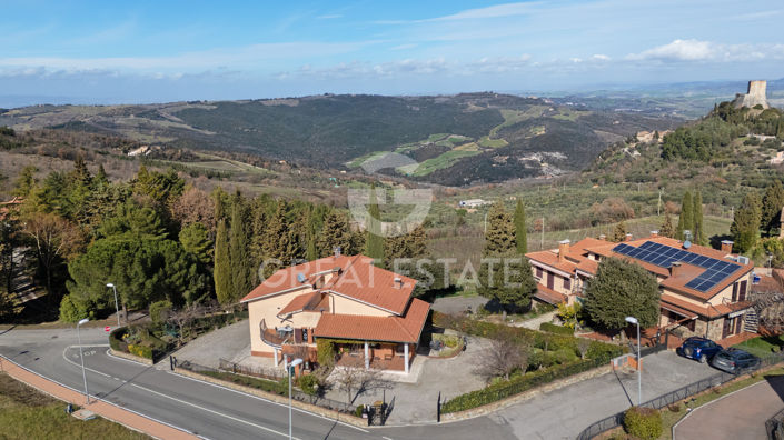 Image No.12-Maison de campagne de 4 chambres à vendre à Sienne