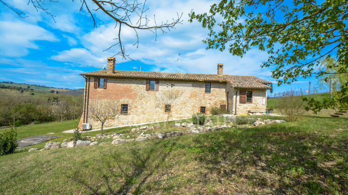 Image No.8-3 Bed Country House for sale