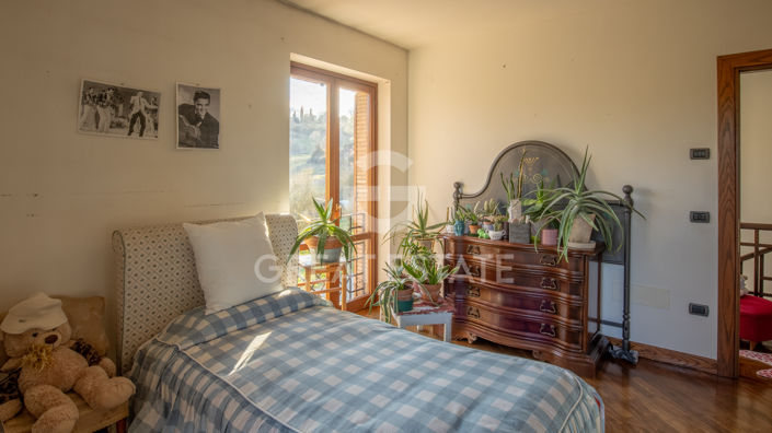 Image No.15-7 Bed Country House for sale