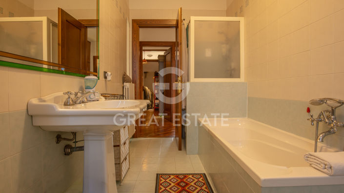 Image No.17-7 Bed Country House for sale