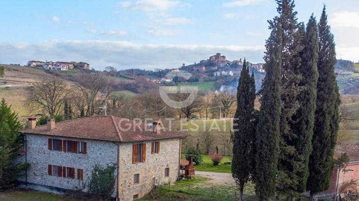 Image No.18-7 Bed Country House for sale