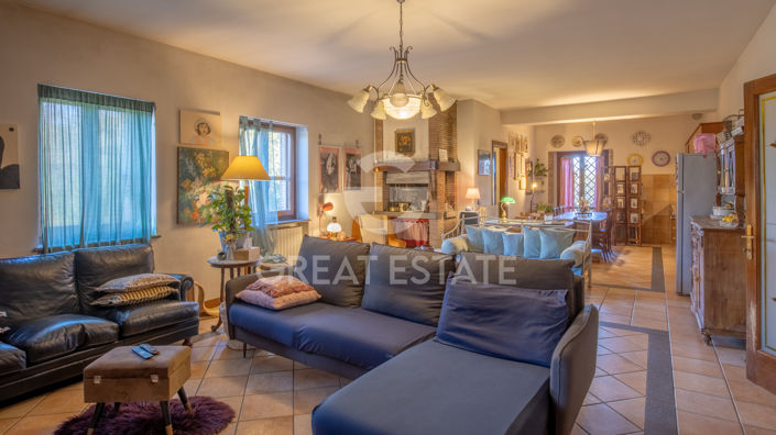 Image No.2-7 Bed Country House for sale