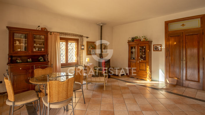 Image No.10-7 Bed Country House for sale