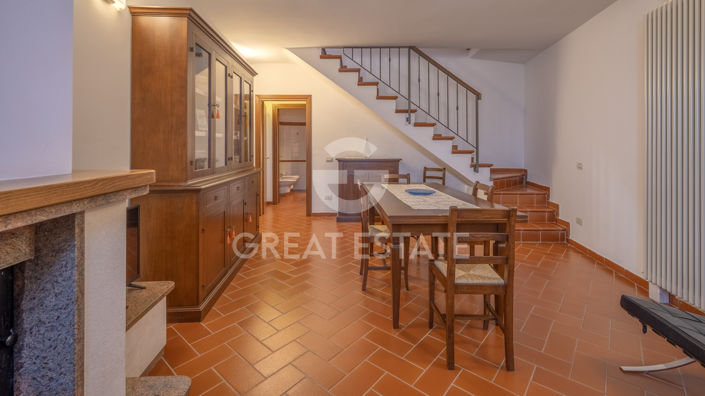 Image No.24-8 Bed Townhouse for sale