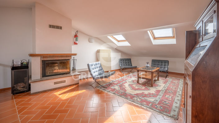 Image No.27-8 Bed Townhouse for sale