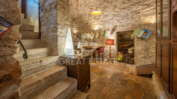 Image No.36-8 Bed Townhouse for sale