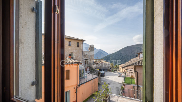 Image No.45-8 Bed Townhouse for sale