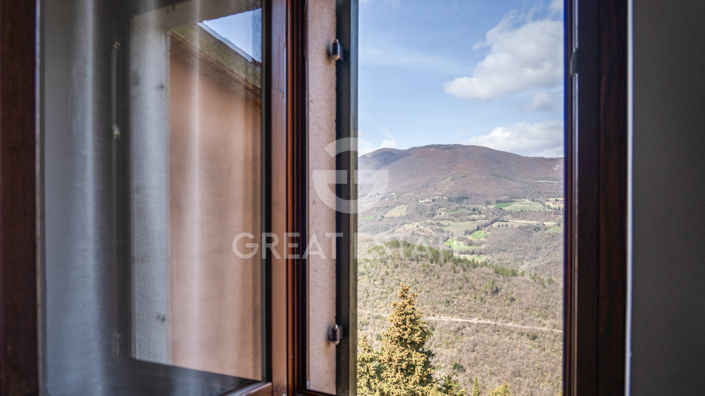 Image No.48-8 Bed Townhouse for sale