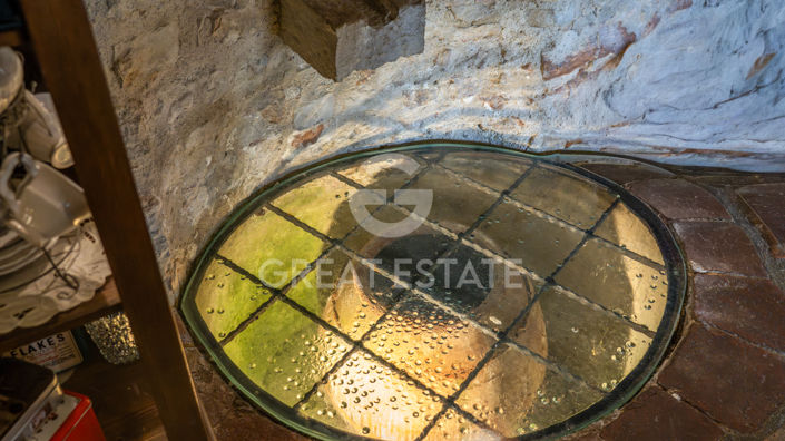 Image No.54-8 Bed Townhouse for sale