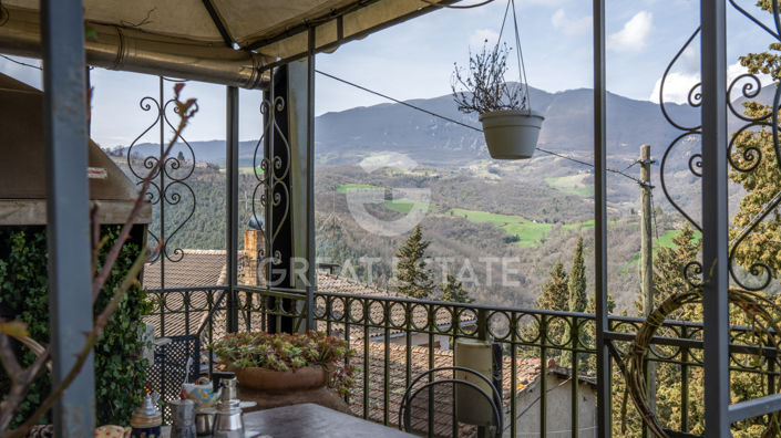 Image No.55-8 Bed Townhouse for sale