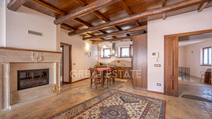 Image No.6-8 Bed Townhouse for sale