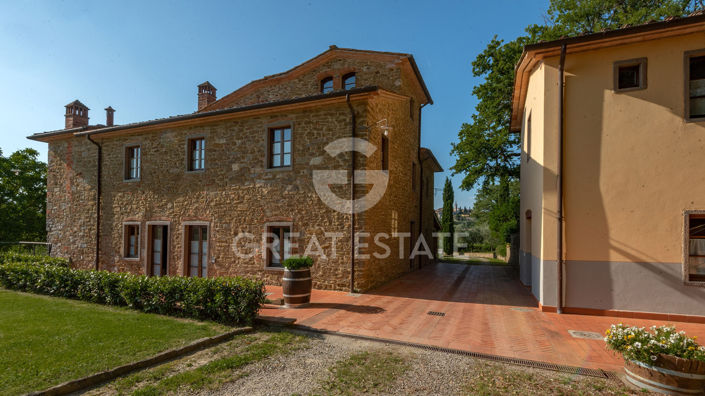 Image No.11-8 Bed Country House for sale