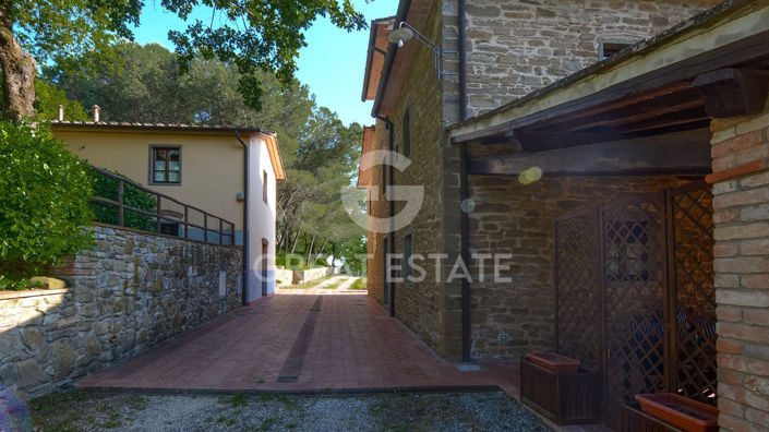 Image No.12-8 Bed Country House for sale