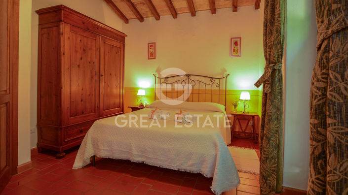 Image No.25-8 Bed Country House for sale