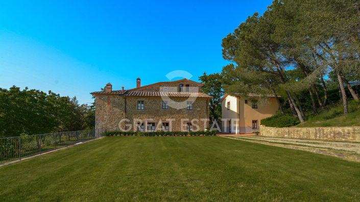 Image No.9-8 Bed Country House for sale