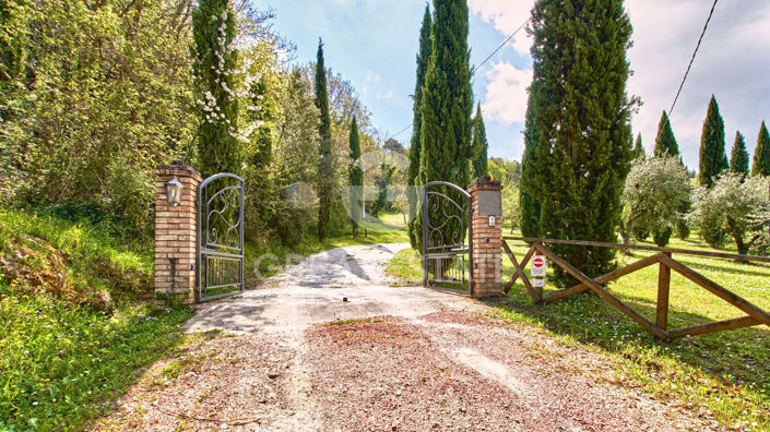 Image No.11-Maison de campagne de 6 chambres à vendre à Chianni