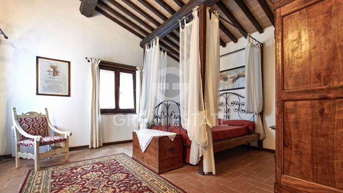 Image No.16-Maison de campagne de 6 chambres à vendre à Chianni