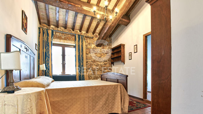 Image No.17-Maison de campagne de 6 chambres à vendre à Chianni