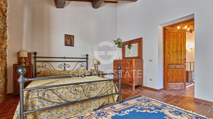 Image No.19-Maison de campagne de 6 chambres à vendre à Chianni