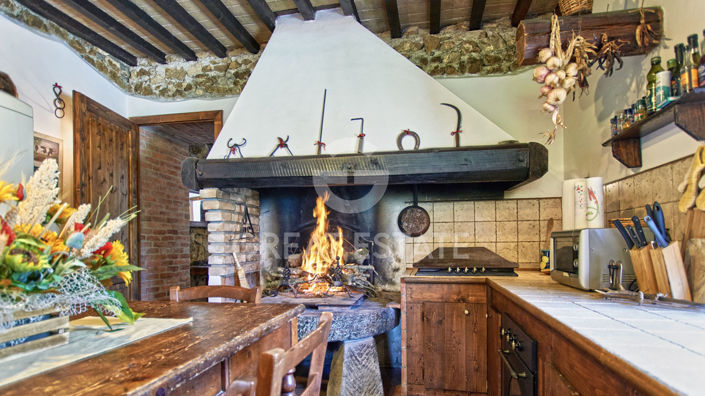 Image No.5-Maison de campagne de 6 chambres à vendre à Chianni