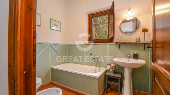 Image No.30-4 Bed Country House for sale