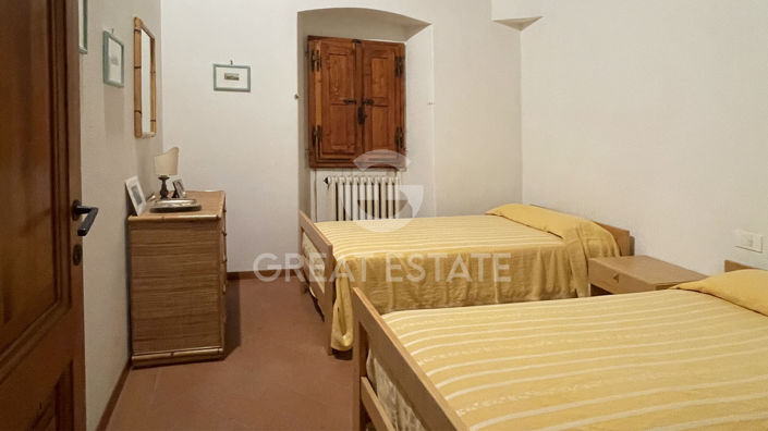 Image No.17-4 Bed Country House for sale