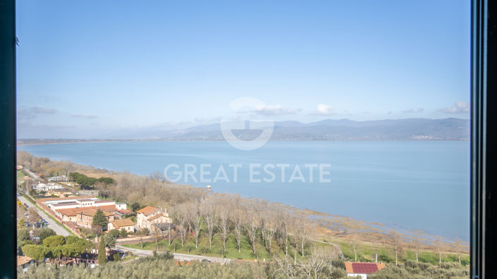 Image No.10-2 Bed Property for sale