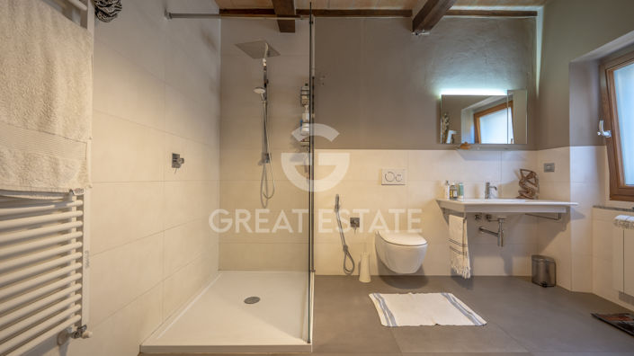 Image No.16-2 Bed Townhouse for sale