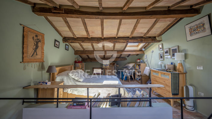 Image No.21-2 Bed Townhouse for sale