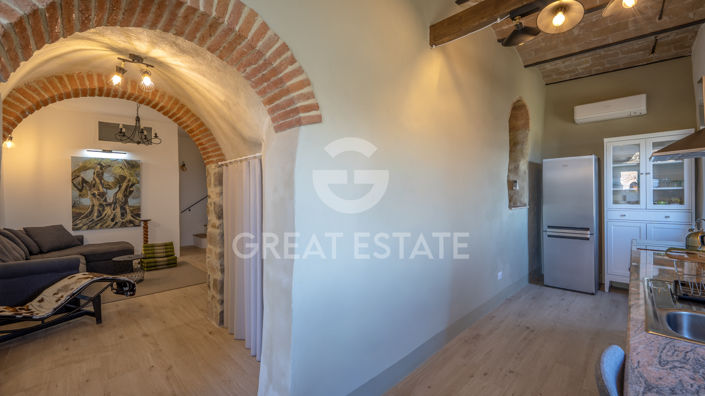 Image No.27-2 Bed Townhouse for sale