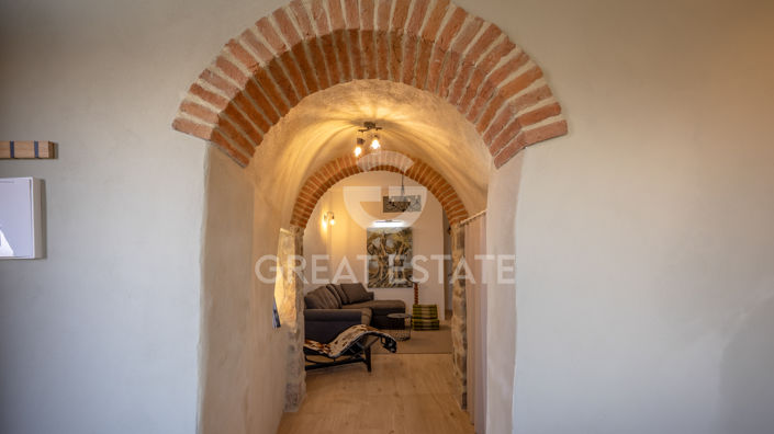 Image No.28-2 Bed Townhouse for sale