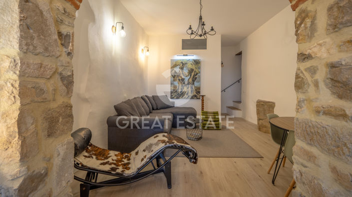 Image No.30-2 Bed Townhouse for sale