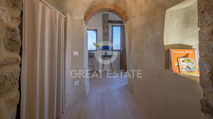 Image No.32-2 Bed Townhouse for sale