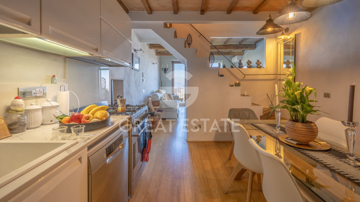 Image No.6-2 Bed Townhouse for sale