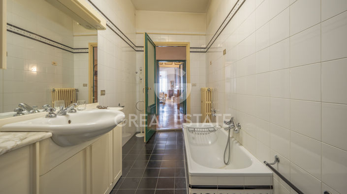 Image No.23-3 Bed Country House for sale