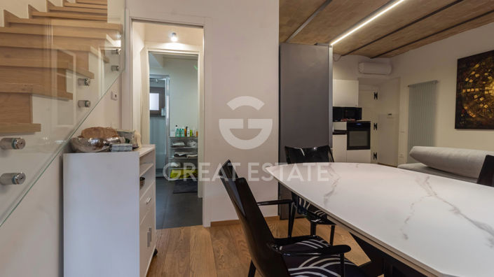 Image No.12-2 Bed Property for sale