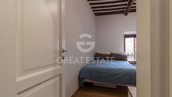 Image No.15-2 Bed Property for sale