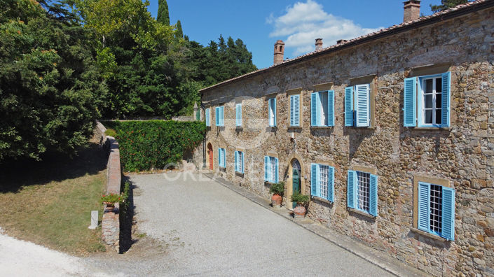Image No.10-Maison de campagne de 12 chambres à vendre à Pomarance