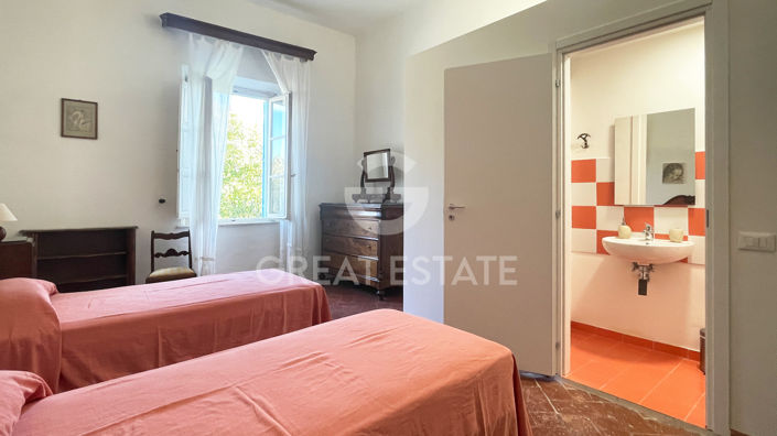 Image No.24-Maison de campagne de 12 chambres à vendre à Pomarance