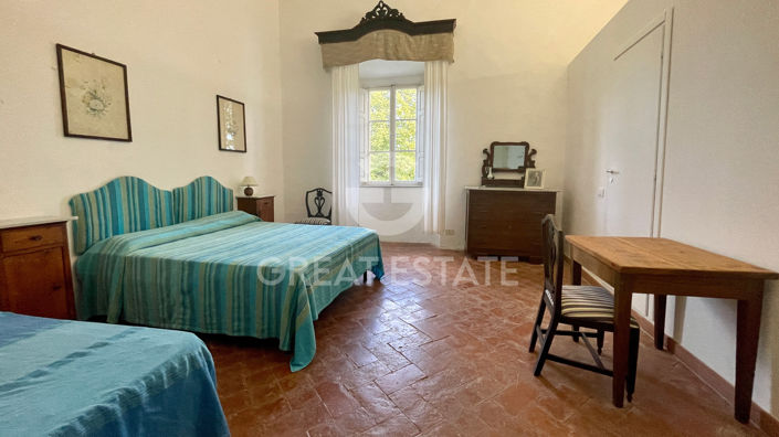 Image No.25-Maison de campagne de 12 chambres à vendre à Pomarance