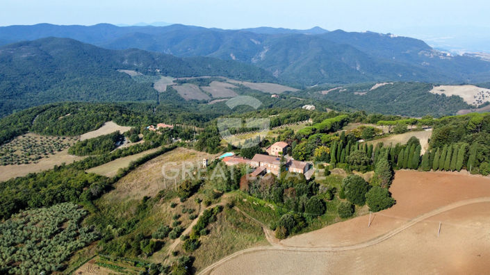 Image No.29-Maison de campagne de 12 chambres à vendre à Pomarance