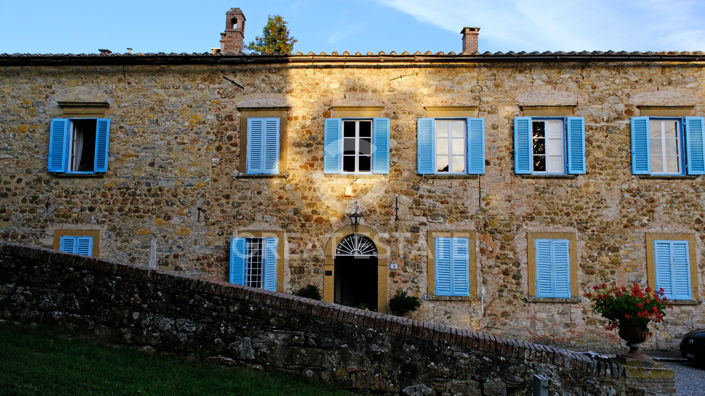 Image No.9-Maison de campagne de 12 chambres à vendre à Pomarance