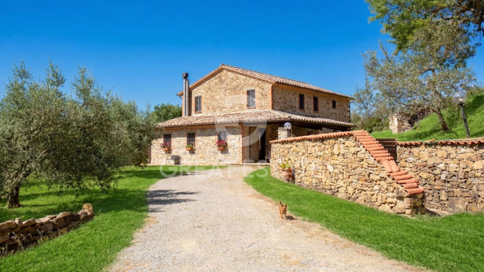 Image No.14-3 Bed Country House for sale