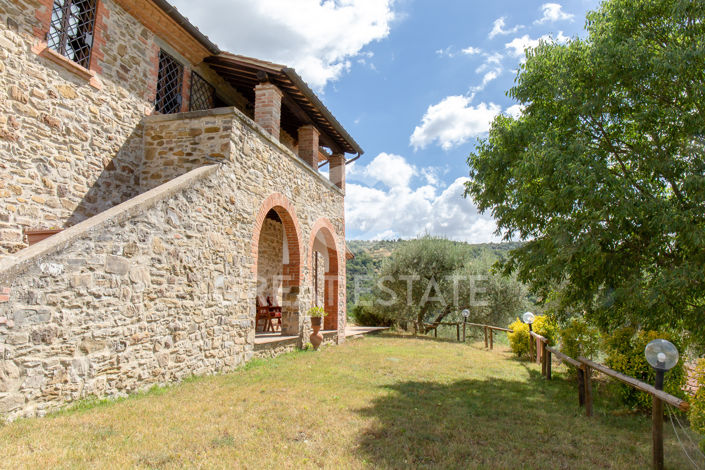 Image No.18-3 Bed Country House for sale