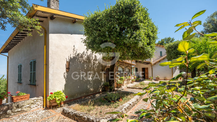 Image No.11-5 Bed Villa for sale