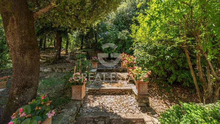 Image No.12-5 Bed Villa for sale